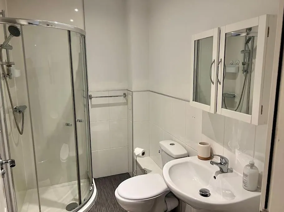Apartment Stylish, Modern Home In Central Dundee Sleeps 4