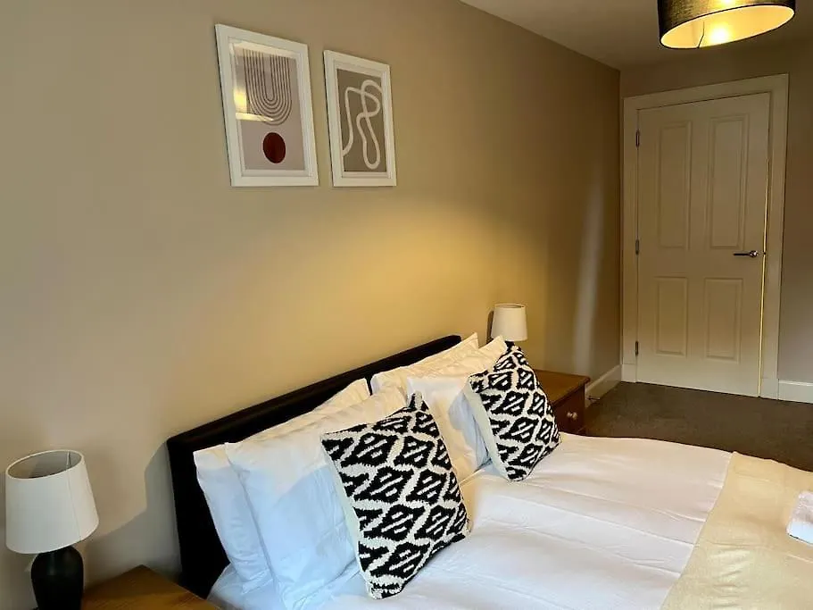 Stylish, Modern Home In Central Dundee Sleeps 4 Apartment